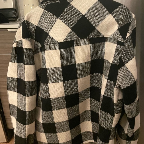 Black and White Plaid Jacket/ sweater/ Shaket - NEW - Picture 3 of 3